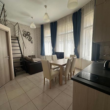 Bright Apartment In The Most Beautiful Street Of Budapest Vaci Street, Fashion Street Budapeste Exterior foto