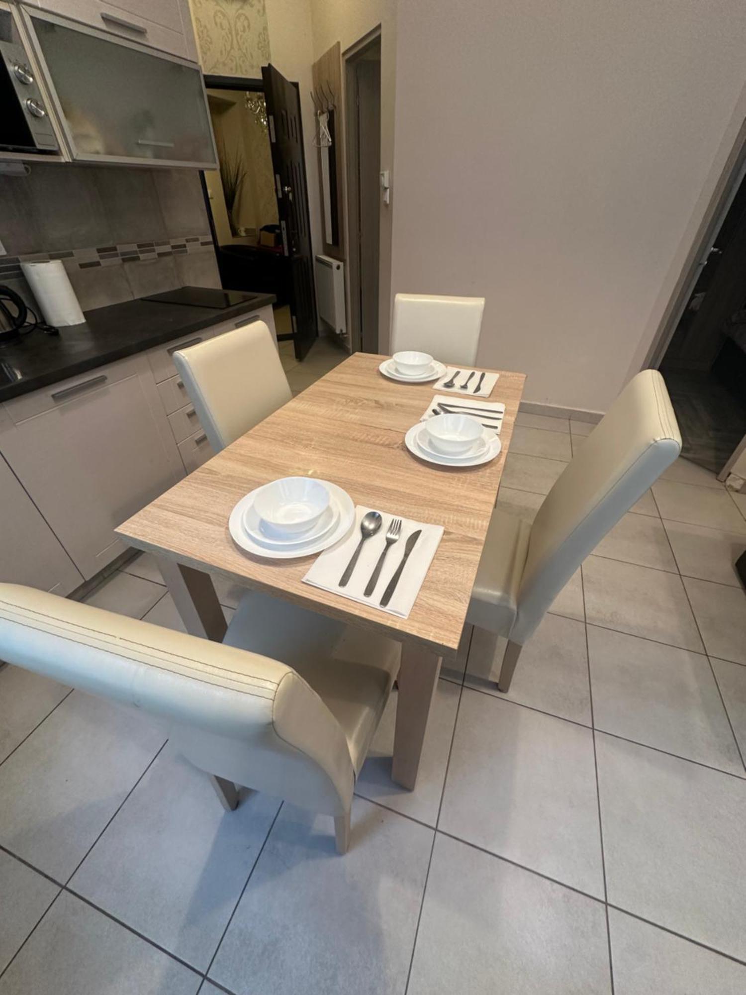 Bright Apartment In The Most Beautiful Street Of Budapest Vaci Street, Fashion Street Budapeste Exterior foto
